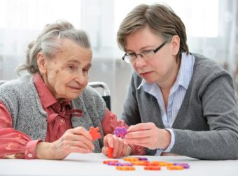 Caregiving for elders – #Infografia #Alzheimer #Demencias